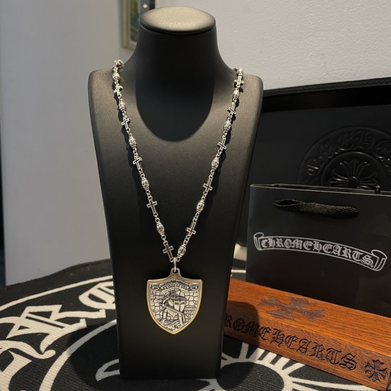 Ch*0me He**ts necklaces